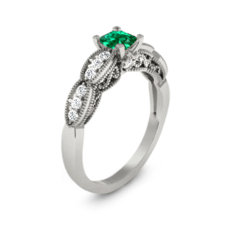 https://www.goldiam.co.il/sites/default/files/D39550-3_whitegold_emerald_0.jpg