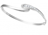 צמיד BANGLE משובץ יהלומים.